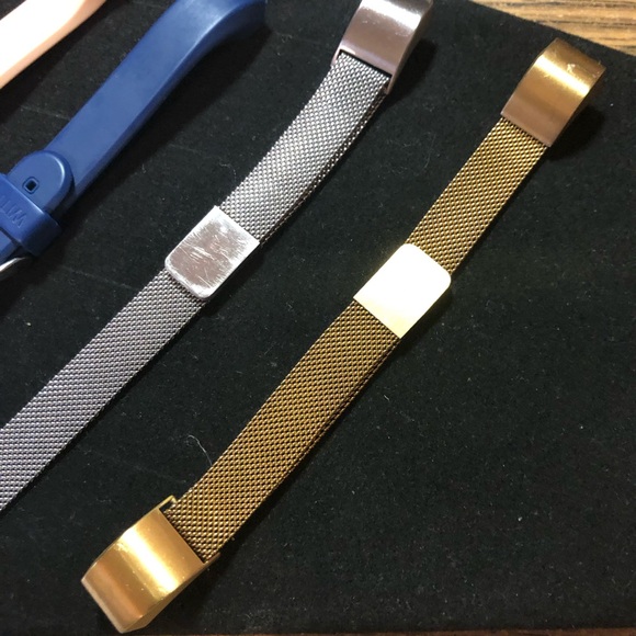 FINAL SALE- LEAVING CLOSET-NO FURTHER DISCOUNTS - Picture 3 of 6